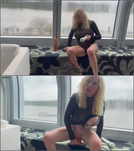 Tina_Boosom - Keiner hat Zeit fur mich.... [FullHD 1080p] (MDH)