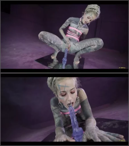 Anuskatzz - Dildo im Arsch auf dem Spiegel. Urin und Anal Spiel [FullHD 1080p] (MDH)