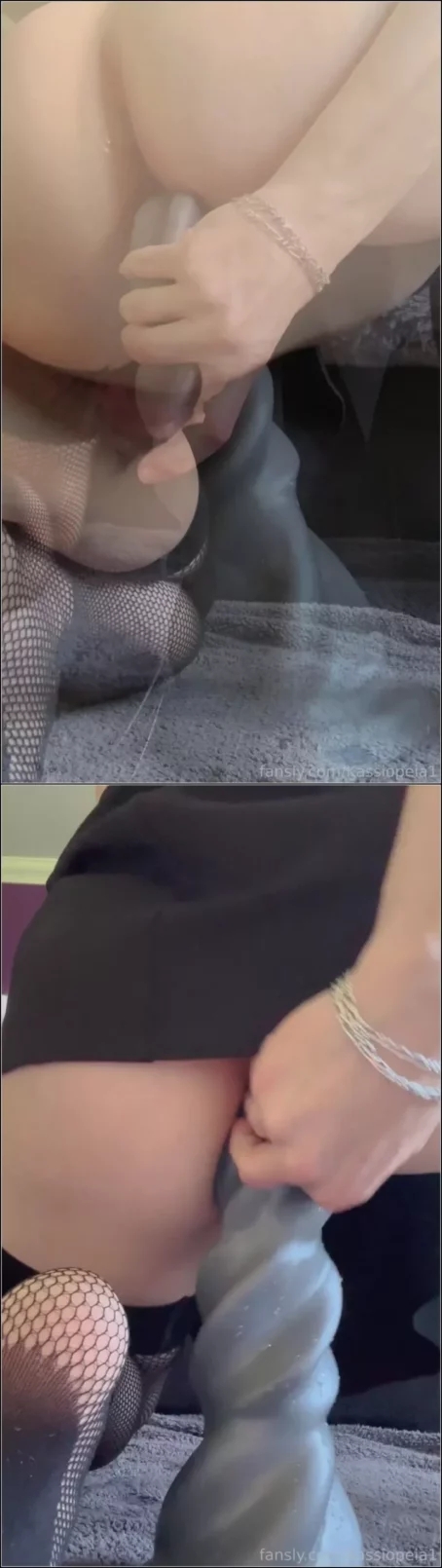 Kassiopeia1 - Huge screw in my pussy and ass with prolapse [UltraHD/4K 3840p] (Dildo)