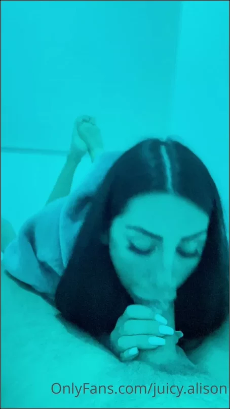 Juicy Alison - A Blow a Day Keeps the Doctor Away @Eatworldal [UltraHD/2K 1920p] (Amateur)