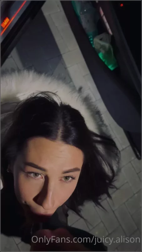 Juicy Alison - On Long Car Journeys You Sometimes Need a Break! [UltraHD/2K 1920p] (Amateur)