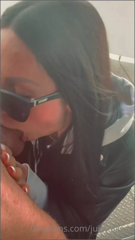 Juicy Alison - Outdoor Blowi @Eatworldalex [UltraHD/2K 1920p] (Amateur)