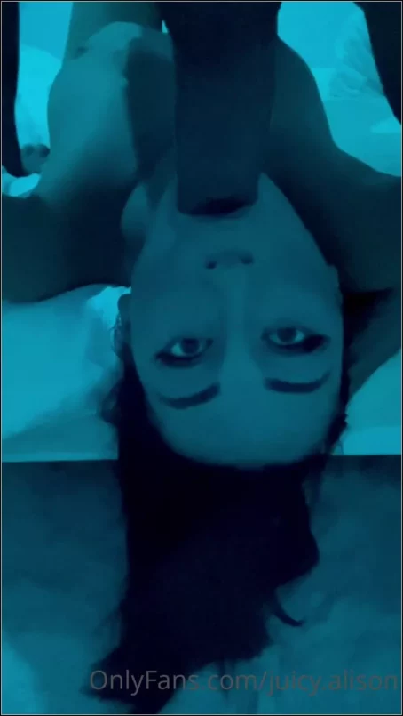 Juicy Alison - Upside Down @Eatworldalex [UltraHD/2K 1920p] (Amateur)
