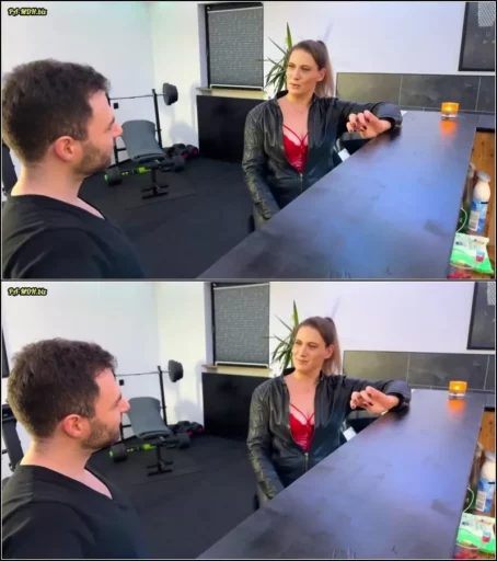 Julia-Winter - VIP Lounge - Blowjob direkt neben der Bar [HD 720p] (MDH)