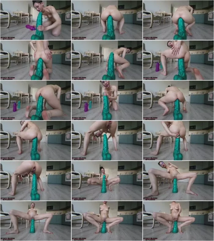 Stacy Bloom - Riding huge XXLSeahorse dildo HankeyToys [FullHD 1080p] (Dildo)