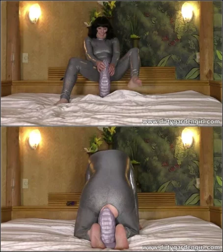 Dirtygardengirl - Dirtygardengirl space suit alligator extreme anal dildo & prolapse 05.03.2024 [FullHD 1080p] (Dildo)