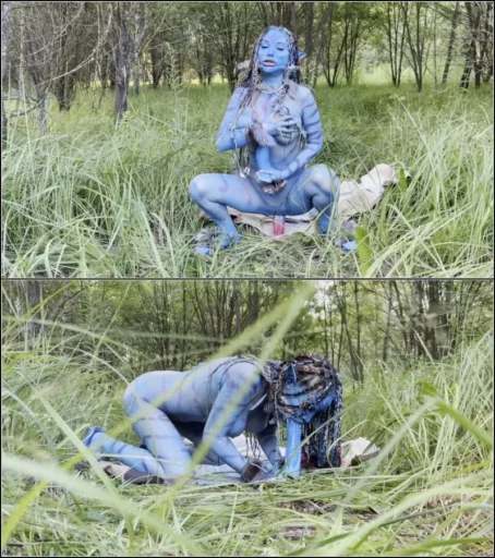 Monika Fox - Avatar Big Prolapse, Dildo Anal And Pussy Fuck In Nature [UltraHD/4K 2160p] (Dildo)