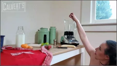 Casey Calvert - casey plays with fruits and veggies [UltraHD/4K 2160p] (Dildo)