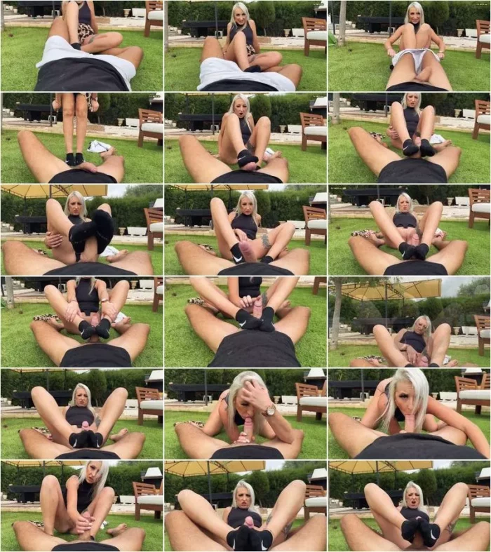 Taiga_LaLoca - Outdoor Foot-Sock-Job [FullHD 1080p] (MDH)