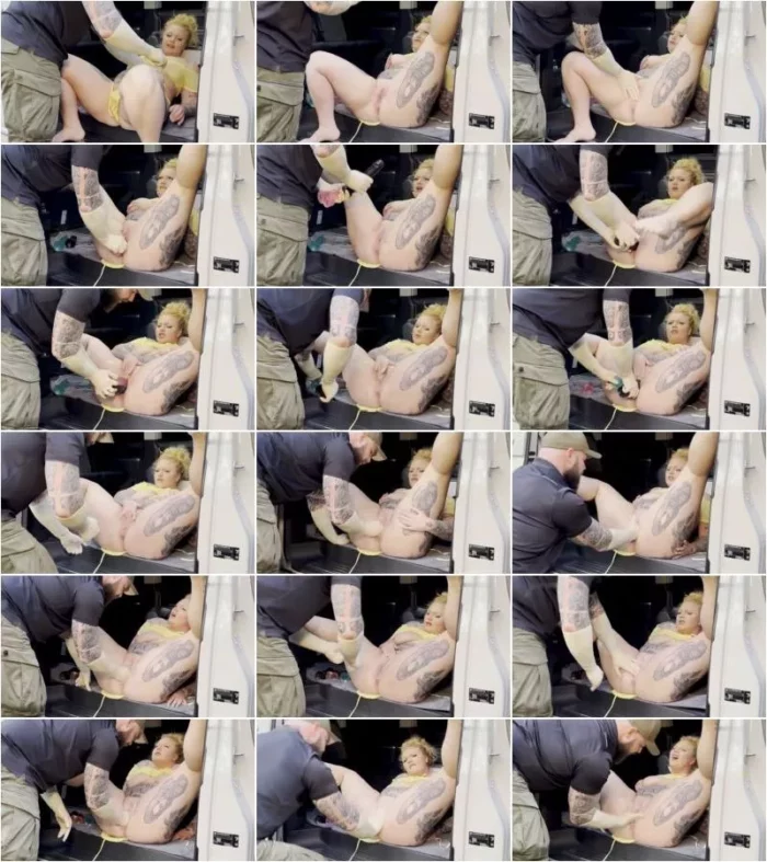 delicious_lauri - Outdoor Fisting mit langen Gummihandschuhen auf dem Waldparkplatz [FullHD 1080p] (MDH)