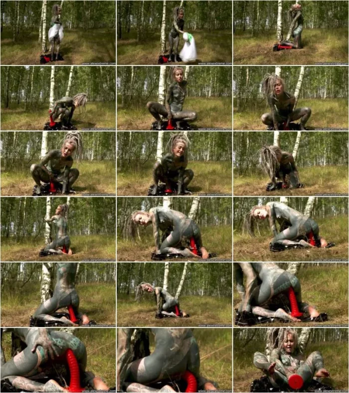 Anuskatzz  - Anuskatzz fuck mrhankey dildo, anal fisting, show her pierced pussy & anal prolapse in the forest 16.08.2024 [FullHD 1080p] (Alex Extreme)