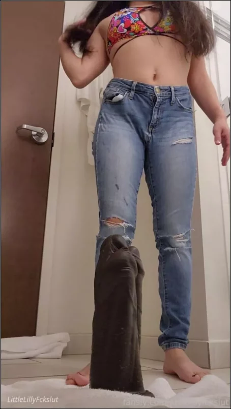littlelillyfckslut - Video 067 [UltraHD/2K 1920p] (Fisting)