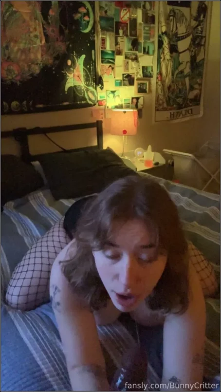 BunnyCritter - Video 25 [2K 3840p] (Dildo)