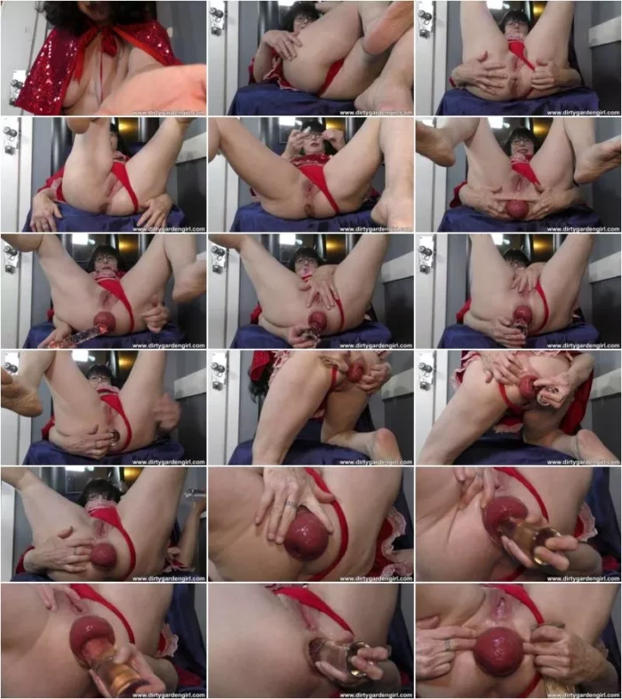 Dirtygardengirl - Dirtygardengirl in red cape fuck her anal prolapse with dildo 18.03.2025 [FullHD 1080p] (Dildo)