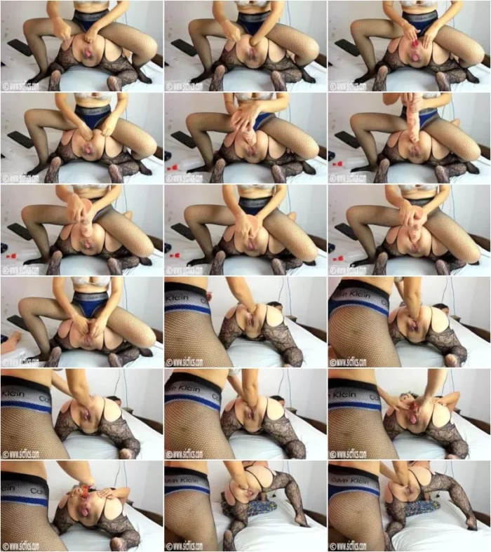 Caroline - Double fisting Carolines ass 01.04.2025 [FullHD 1080p] (Sicflics)