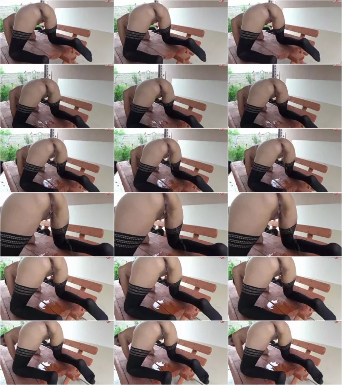 Anna18ForYou - Doggy Piss vom Tisch / Doggy piss off the table [HD 720p] (MyDirtyHobby)