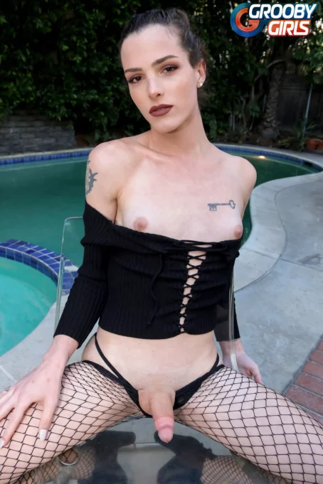 Carrie Emberlyn - Cums For You! [HD 720p] (GroobyGirls)