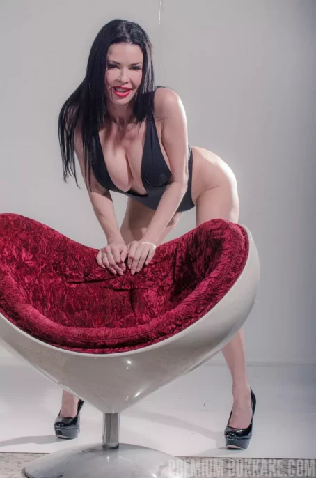 Veronica Avluv #1 - Gangbang - Behind The Scenes - 21.03.2018 [FullHD 1080p] (PremiumBukkake)