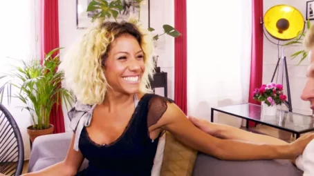 Rose - D'une interview a l'action, Rose saute le pas - 07.11.2018 [FullHD 1080p] (JacquieetMichelTV)