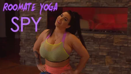 Korina Kova - Roommate Yoga Spy - 03.12.2018 [FullHD 1080p] (ManyVids)