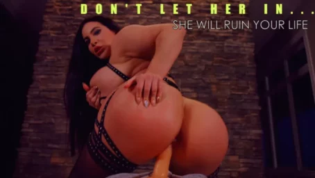 Korina Kova - Don't Let Her In - 20.12.2018 [FullHD 1080p] (ManyVids)