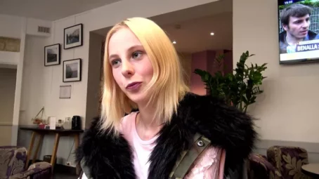 Marie - Les premiers pas de Marie, 22ans - 01.01.2019 [FullHD 1080p] (JacquieetMichelTV)