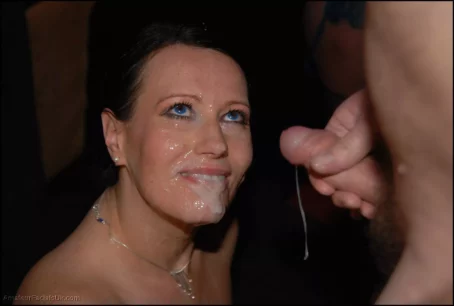 Annabelle - Bukkake (17.01.2019) [HD 720p] (AmateurFacialsUK)