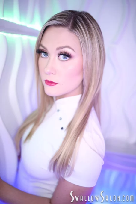 Addison Lee - Addison Lee Returns to Swallow Salon for More Cock Sucking and Cum Swallowing (28.12.2018) [FullHD 1080p] (SwallowSalon)