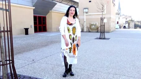 Aline, Sandy - Aline, 40ans, batifole sans tabou avec Sandy (20.03.2019) [FullHD 1080p] (JacquieetMichelTV)