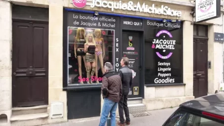 Nancy - Journee bien remplie pour Therese au J&M Store a Nancy (18.05.2019) [FullHD 1080p] (JacquieetMichelTV)