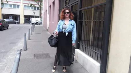 Lou - Lou, 22ans, adore la pluralite masculine (10.06.2019) [FullHD 1080p] (JacquieetMichelTV)