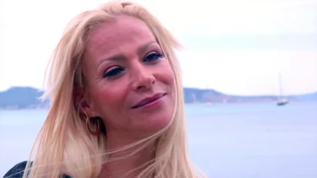 Helena - A La Ciotat, Helena, 35ans, barmaid, decouvre la vraie defonce (17.06.2019) [FullHD 1080p] (JacquieetMichelTV)