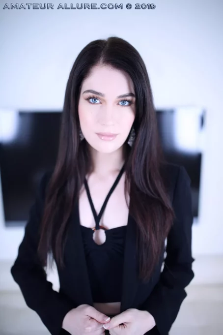 Evelyn Claire - Amateur Allure Welcomes Evelyn Claire to Suck, Fuck and Swallow (31.05.2019) [FullHD 1080p] (AmateurAllure)
