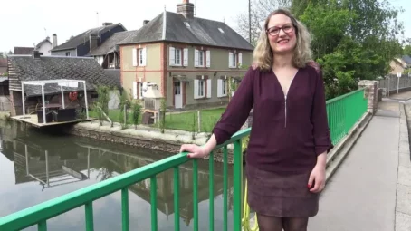 Dominique - Bien entouree, Dominique, 40ans, peut enfin gouter a la double (11.08.2019) [FullHD 1080p] (JacquieetMichelTV)