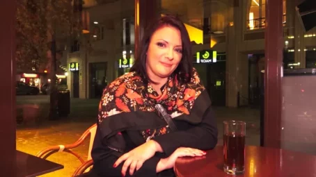 Louise - Louise, 37 years old, commercial assistant (20.11.2019) [FullHD 1080p] (JacquieetMichelTV)