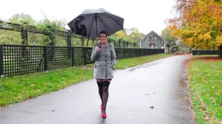 Julie - The new life of Julie, 25 years old (14.12.2019) [FullHD 1080p] (JacquieetMichelTV)