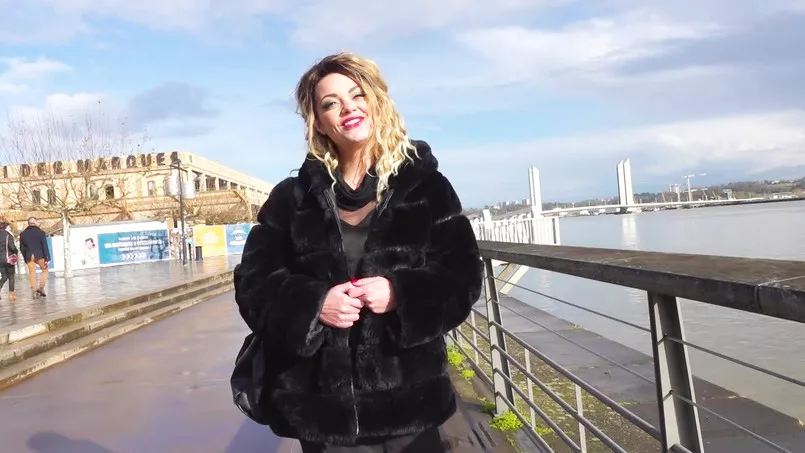 Play video: Lily – Lily, 30, fucks at Candy in Bordeaux (01.01.2020) [FullHD 1080p] (JacquieetMichelTV)