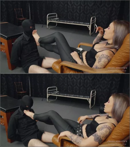 Mistresses Anette, Kittina - FEET LICKING IN A SPECIAL WAY [FullHD 1080p] (Cruel Anettes Fetish Store)