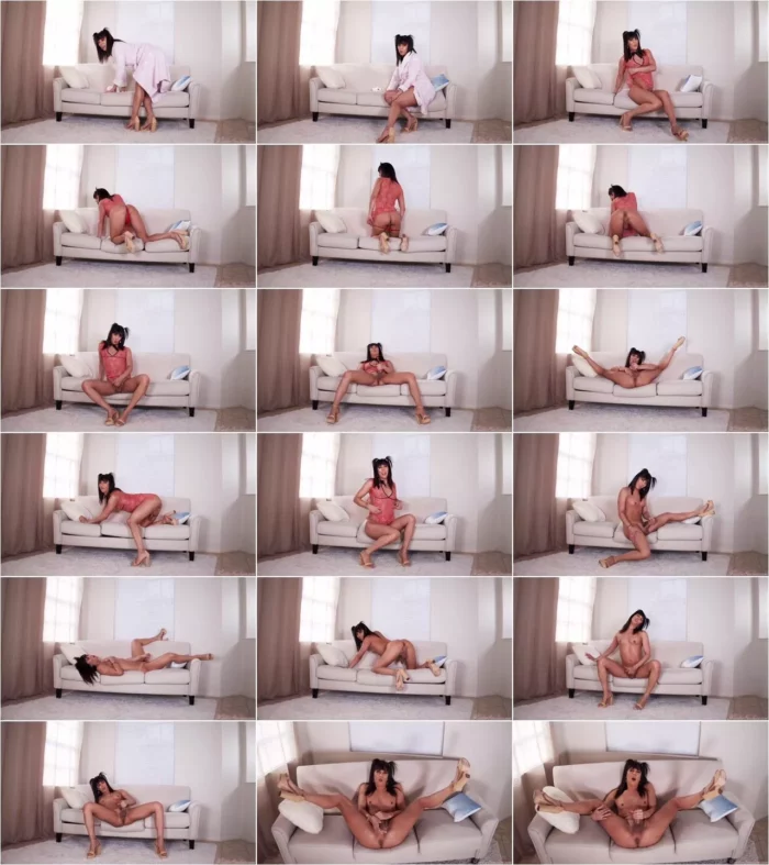 Kendra Sinclaire - Sneaking Up On Me While I\'m Cleaning In My Robe [HD 720p] (KendraSinclaire)