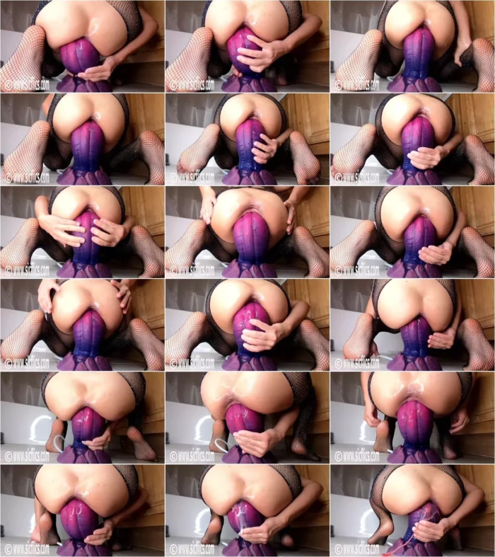 Lilly Fuck Slut - Lillys colossal Dragon fuck (01.06.2020) [HD 720p] (Sicflics)