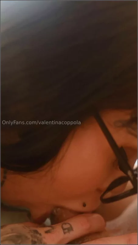 Valentinacoppola - 2025-01-16 Come see my pussy getting fucked close up ! [FullHD 1080p] (0nlyfans)