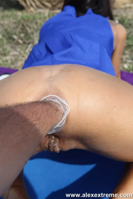 Hotkinkyjo - Hotkinkyjo take two men fists in her prolapse anal hole in public (28.02.2020) [FullHD 1080p] (Alex Extreme)