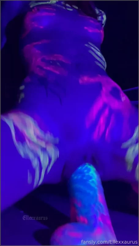 Ellexxaurus - Extreme Video 17 [FullHD 1080p] (Dildo)