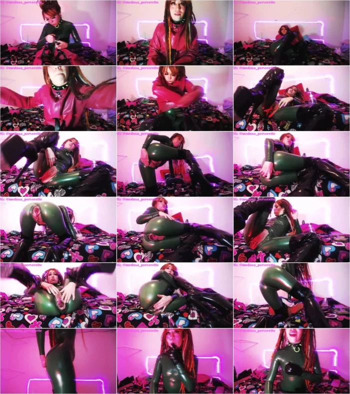 KinkyMedusa - Straighjacket and Plug in green latex [HD 720p] (Dildo)
