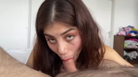 Marina Gold - She does a blowjob in the street (18.12.2020) [HD 720p] (Putalocura)