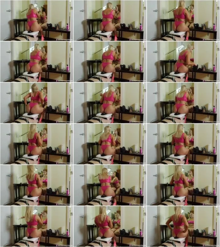 Princess Natalya - Has Slaves Face Deep In Her Ass While Doing Make Up / 19.05.2021 [FullHD 1080p] (BratPrincess.us)