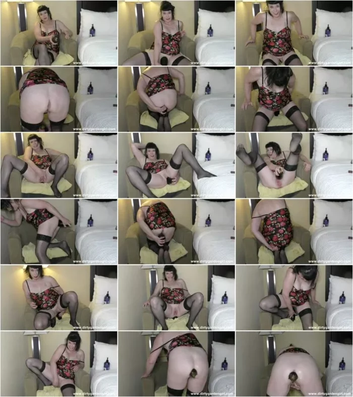 Dirtygardengirl  - Dirtygardengirl fuck her ass with eggplant (09.09.2021) [FullHD 1080p] (Dildo)