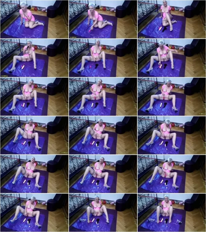 MelissaDeluxe - Bei der Dildo Show musste ich pssen und Squirten [FullHD 1080p] (MDH)