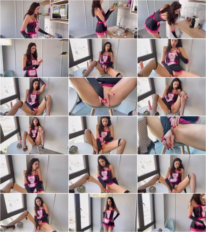 LizaVirgin - Housekeeper fucking her self on the work [UltraHD/2K 2158p] (MILF)