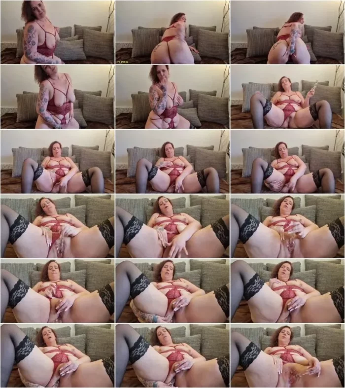 MolligeSchlampeHot - Mega Heiss - Mega Orgasmus - In meinem Roten neuen Dessous und Nylons [FullHD 1080p] (MDH)